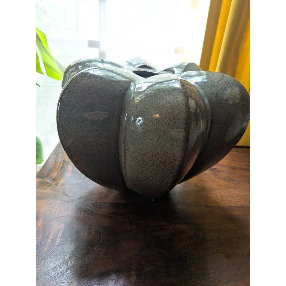 Vintage Haeger Melon‑Shaped Vase 166-70  Blue‑Gray Speckled Glaze – 7.5